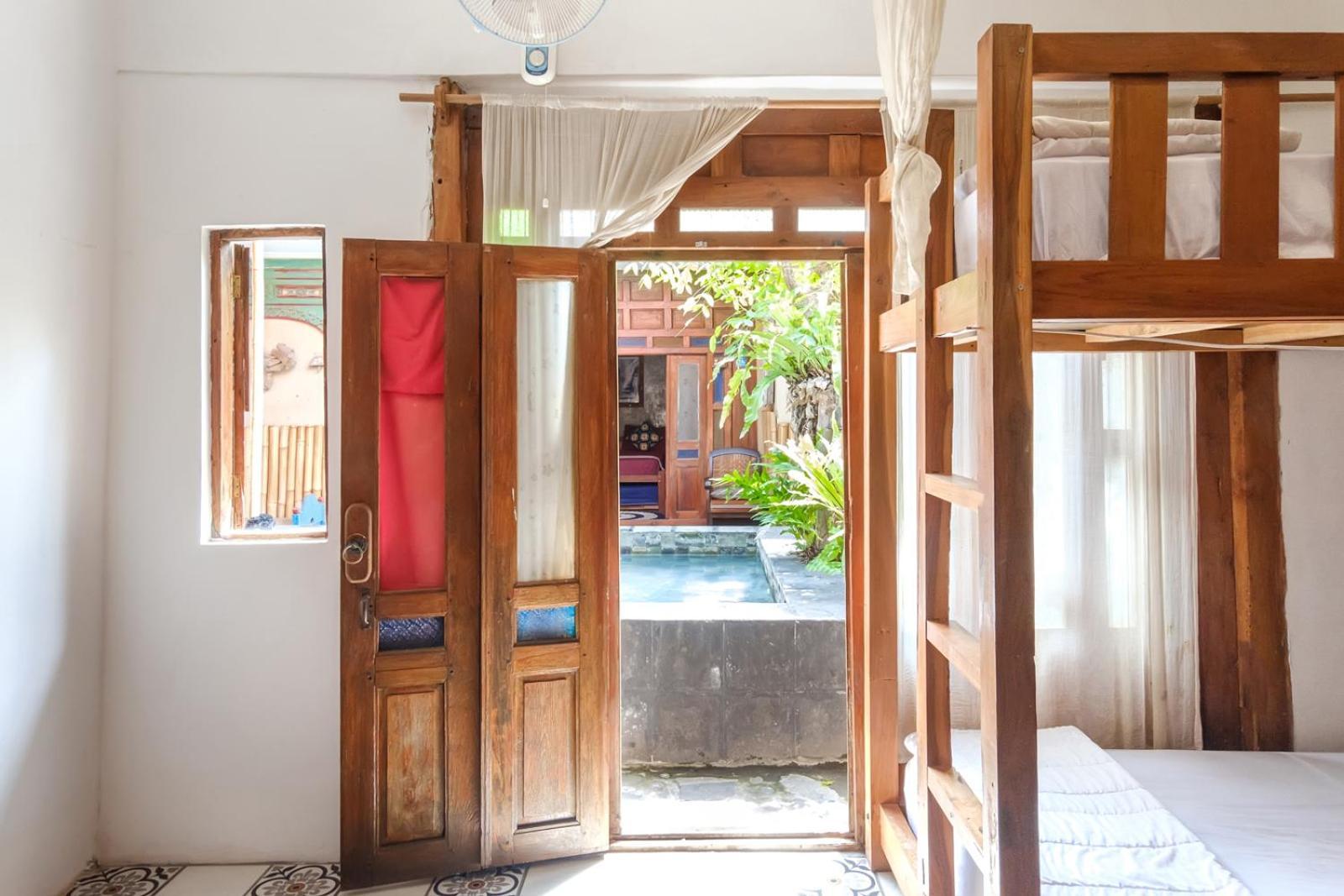 Twospaces Living At Wave And Chill House, Canggu Exterior foto